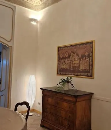 Elegante In Centro. Torino