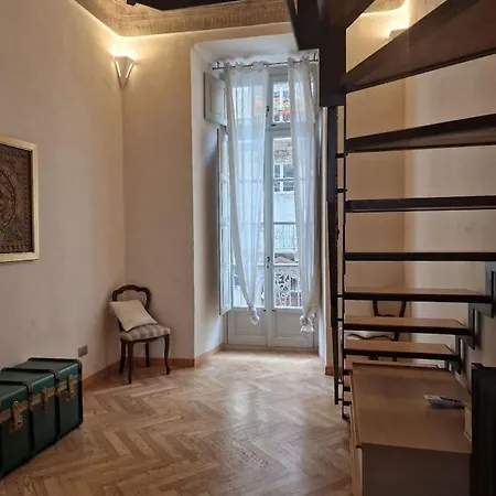 Elegante In Centro. * Turim