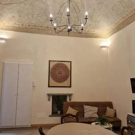 Elegante In Centro. *