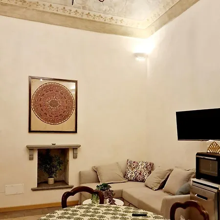 Elegante In Centro. Apartamento *