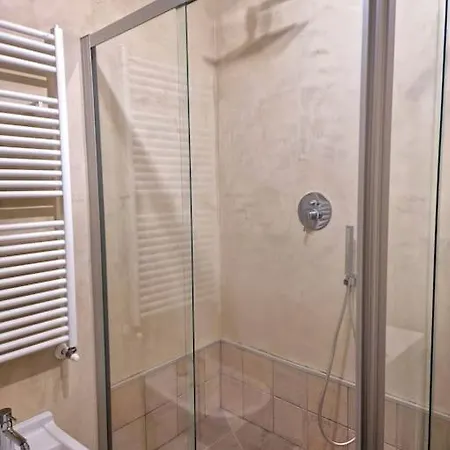 Elegante In Centro. Apartamento Turín